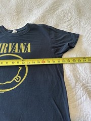 2018 Gildan Nirvana Smiley Face Black Music Grunge Shirt Adult Size M(?) Classic