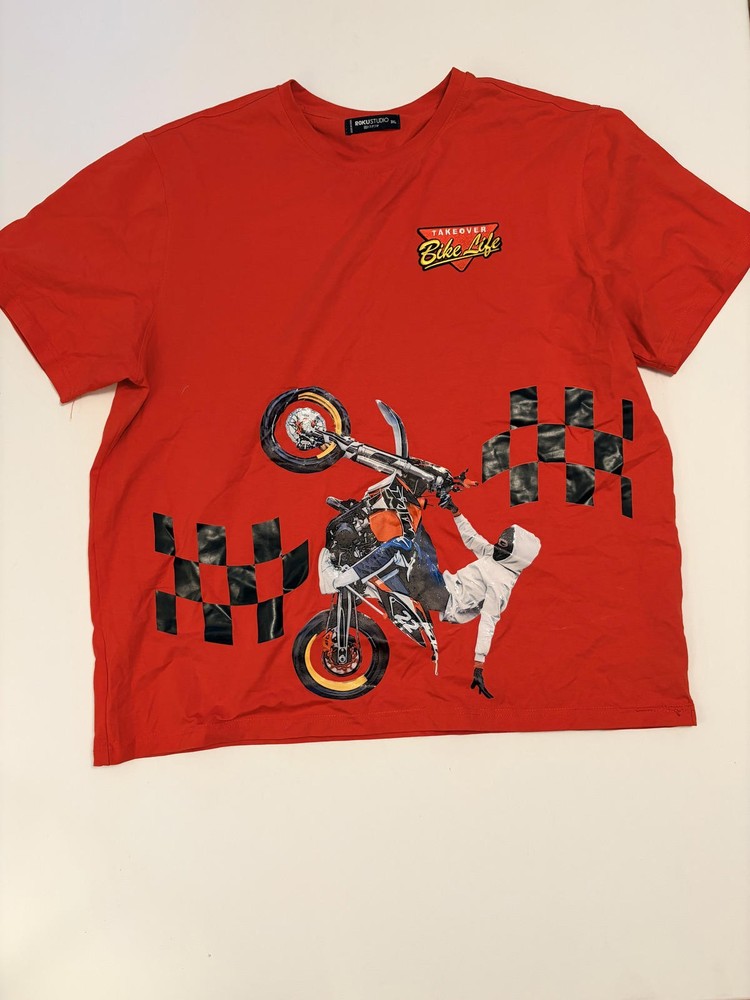Roku Studio Bike Red Graphic T-Shirt (Size 3XL)