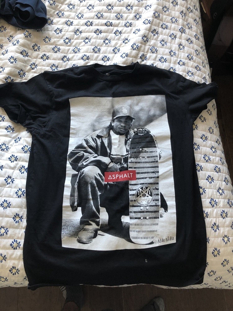 Eazy-E T-Shirt Medium Asphalt-Yacht-Club Graphic Tee (Rare Collectible) 2011.