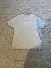 Fear of God Essentials T-Shirt Light Oatmeal Size L 100% Authentic 1977