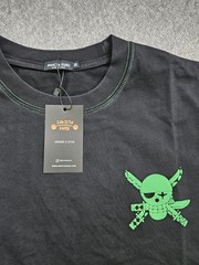 Invicta Kuru – One Piece Zoro Graphic Katana Shirt Black Medium Size