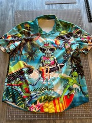 Novelty Alien Shirt Mens XL Party Hawaiian Button Up Casual Short Sleeve Graphic