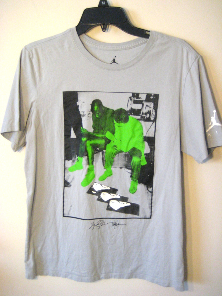 EUC- Nike Michael Jordan Jumpman S/S Gray Legacy Tinker Story Tee- Size Medium