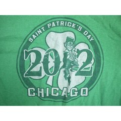 Men’s Vintage T-Shirt Size Small Chicago St Patricks Day 2002 Green Clover Y2K