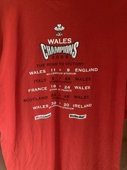 AMAZING c.2005 WALES RUGBY CHAMPIONSHIP T SHIRT GRAND SLAM/TRIPLE CROWN. L.SIZE.