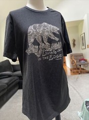 G.H Bass & Co.Bear Living On The Edge Gray Short Sleeve Graphic T Shirt Medium