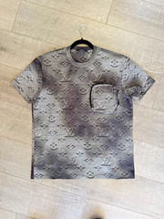 Rare LOUIS VUITTON Monogram Logo 3D Zipper Pocket T Shirt Gray Large PTP 23″
