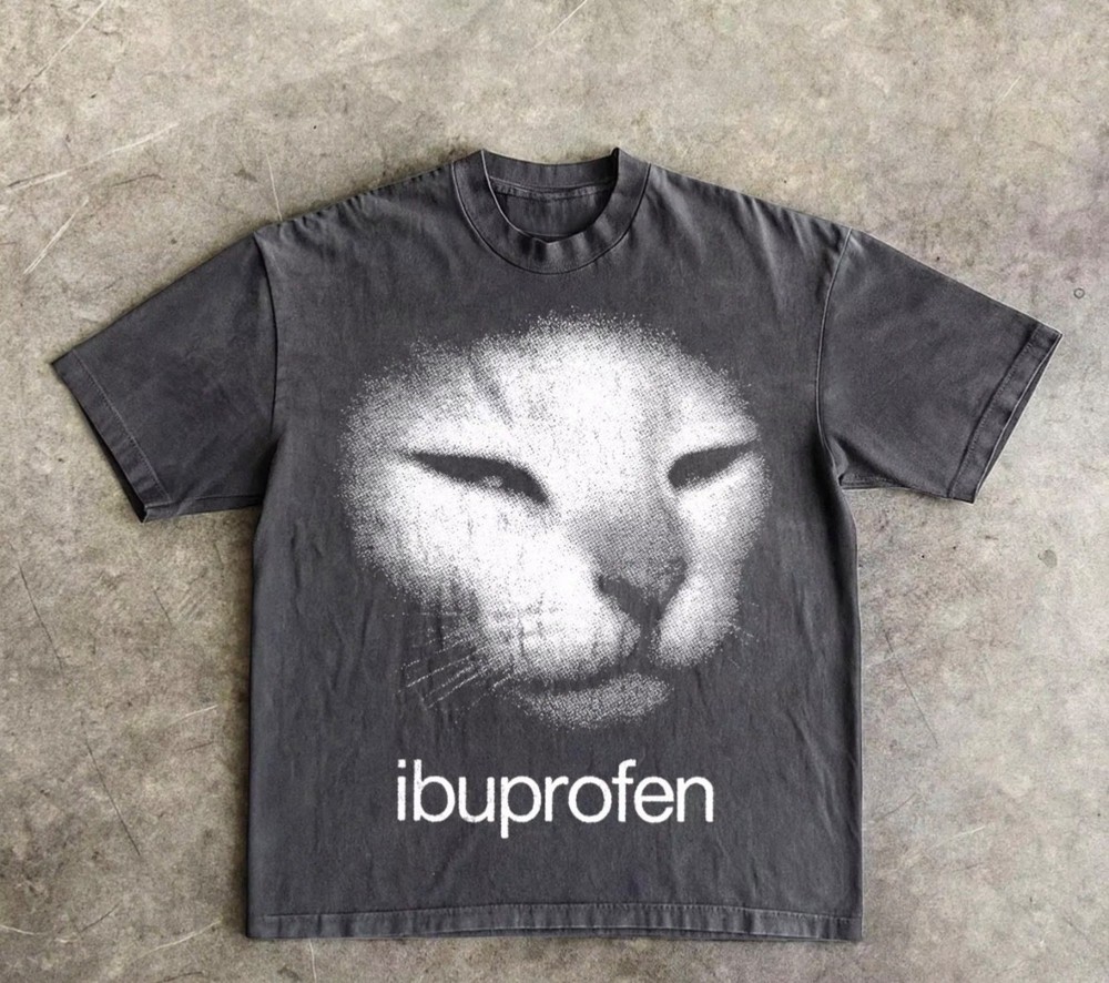 Vintage cute cat T-shirt