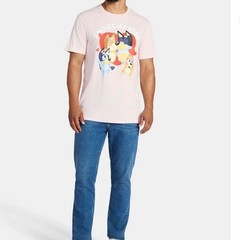 Bluey Mens Smoochy Kiss Graphic T-Shirt Pink Bandit Chilli Bingo Tee NEW Size S
