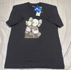 KAWS x Uniqlo T-shirt (Asia Sizing) Black Size S (US Size XS)