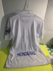 Unixes Multicolor T Shirt Sz. M Natural Honduras Parrot Birds. C.60.