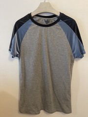 ASOS T-Shirt Men’s Medium Gray Velvet Detail Muscle Fit