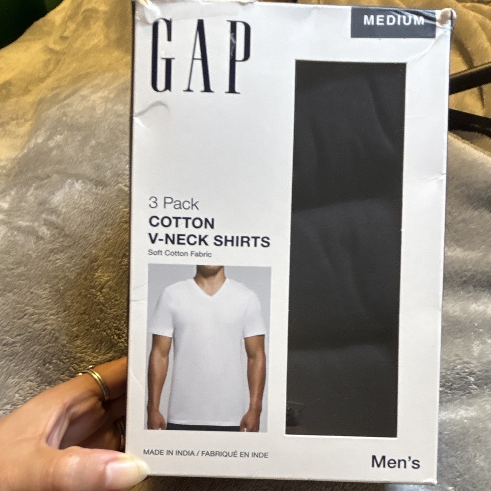 Gap Men’s 3-Pack Classic Fit V-Neck Cotton T-Shirts Black M Regular