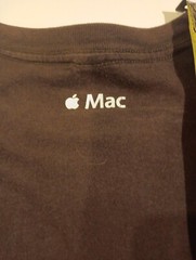 T Shirt Apple Mac Be as un-PC as possible Size L Fits Like Small Short Sleeve