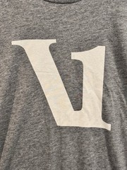 Vuori V1 Logo Shirt Mens Sz L Gray Short Sleeve Crew Neck Tee V925