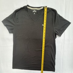 Hollister Must-Have Collection Men’s Large Black V Neck Logo T-Shirt Tee
