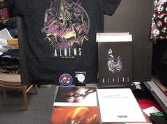 Fright Rags Aliens XL Shirt Box Set with Lobby Cards, Sticker, Weyland Folder