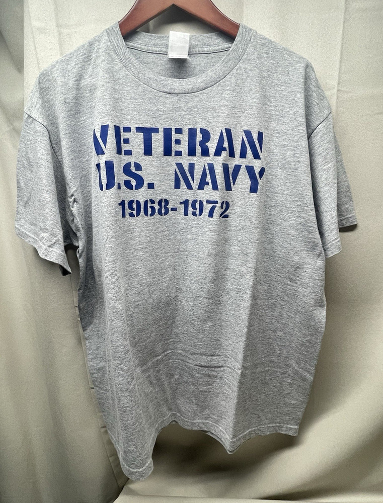 Fruit of the Loom Best Men’s XL Gray Crew Neck Graphic T-Shirt U.S. Navy Vet