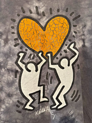 Keith Haring Foundation Holding Heart T-Shirt Large Black Tie Dye Pre-Owned