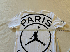 Nike Air Jordan Paris Saint-Germain Men’s PSG White Graphic T-Shirt, Size – L