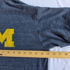 Michigan Wolverines T Shirt Men’s 2XL Gray Distressed Logo Fanatics NCAA