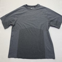 VRST Performance T Shirt Mens Medium Classic Fit Crew Neck Short Sleeve