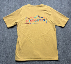 Patagonia Yellow T-Shirt Men’s Large Short Sleeve Graphic Logo Tee