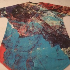 Vie + Riche Paris Abstract Color Camo Print Polyester T-Shirt Size Medium mlm