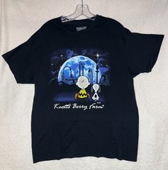 Peanuts x Knott’s Berry Farm graphic tee featuring Charlie Brown and Snoopy L