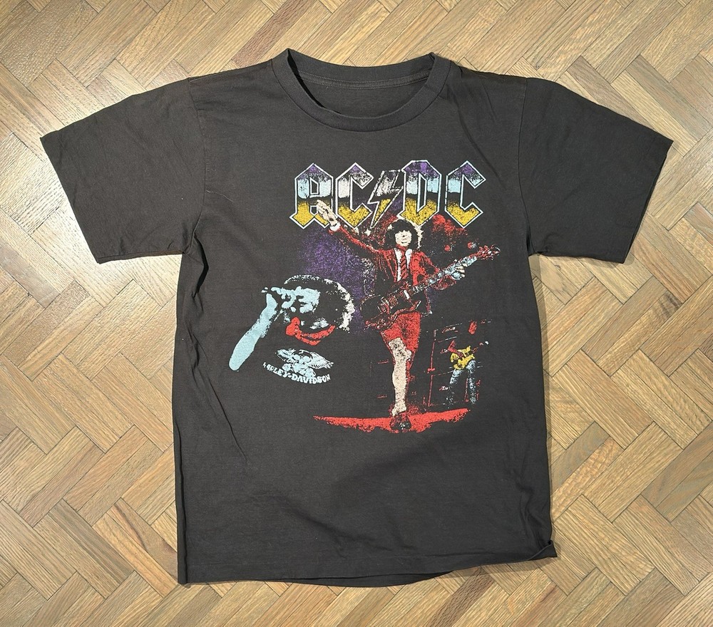 AC/DC vintage 1988 WORLD TOUR t shirt ANGUS YOUNG small