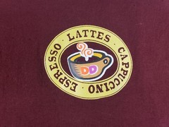 Dunkin’ Donuts T-shirt Lattes Espresso Cappuccino Crew Shirt Size Large Maroon
