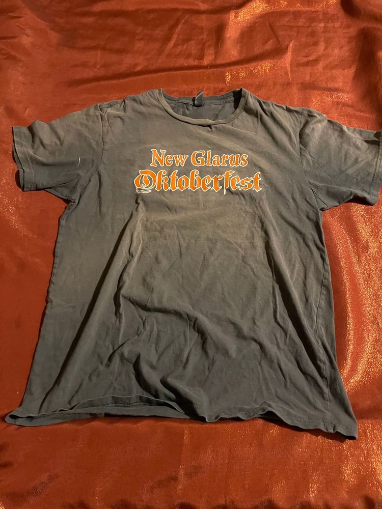 District Made T-Shirt Mens L New Glarus Oktoberfest 2013 Gray Graphic Tee Beer