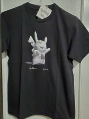 US SELLER- Daniel Arsham x Pokemon x Uniqlo Short Sleeve UT Men’s