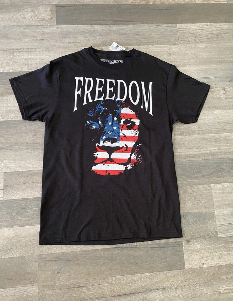 BROOKLYN VERTICAL Freedom Men’s T-Shirt Medium Lion Red White and Blue Cotton