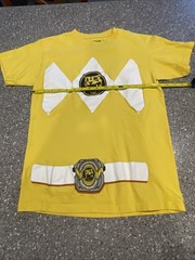Mighty Morphin Power Rangers Yellow Ranger 2014 T-Shirt Size Small *See Pics*