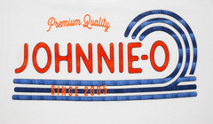 NWT johnnie-O. Men’s White Rolling Wave Graphic SS Crew T-Shirt sz M