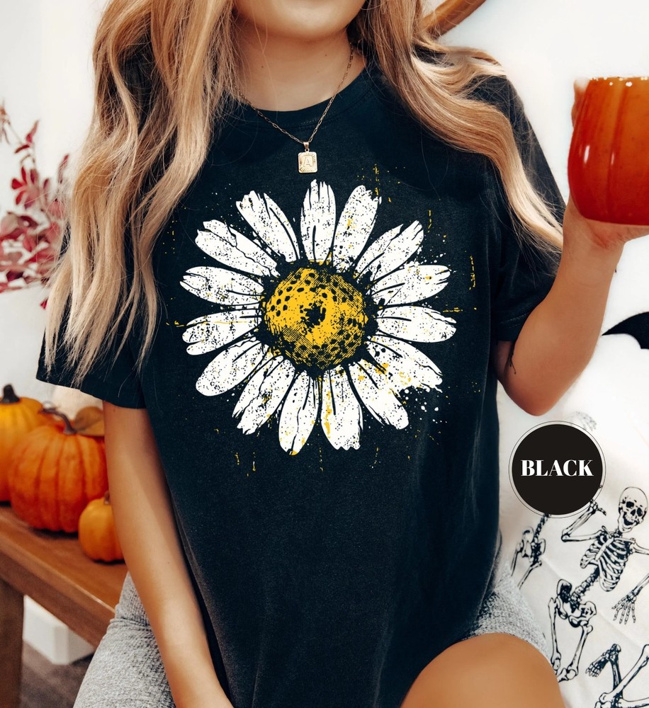 Vintage Daisy Graphic T-shirt, Distressed Floral Wildflower Tee T-Shirt