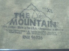 The Mountain Mens T-shirt Green Manimals Hunting Bear Retired Logo XL #6733