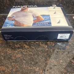 NAUTICA Men XL 3 Pack White Soft Cotton Crew Neck T Shirts w Logo Tag Free – NEW