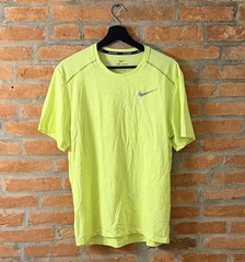 Nike Men’s Dri-Fit Miler Running Training Top T-Shirt CU0326-702 Volt Size M