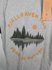 NWT FJALLRAVEN Forest Mirror T-Shirt Sz M Short Sleeve Organic Cotton Sample
