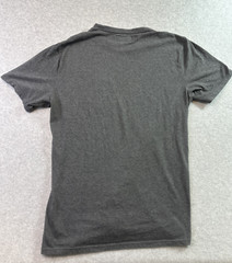 Beautiful Giant XL Gray T Shirt Tribal Pocket