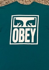Vintage OBEY Official Eyes Graphics Quality Dissent Since 1989 Men’s T-Shirt L