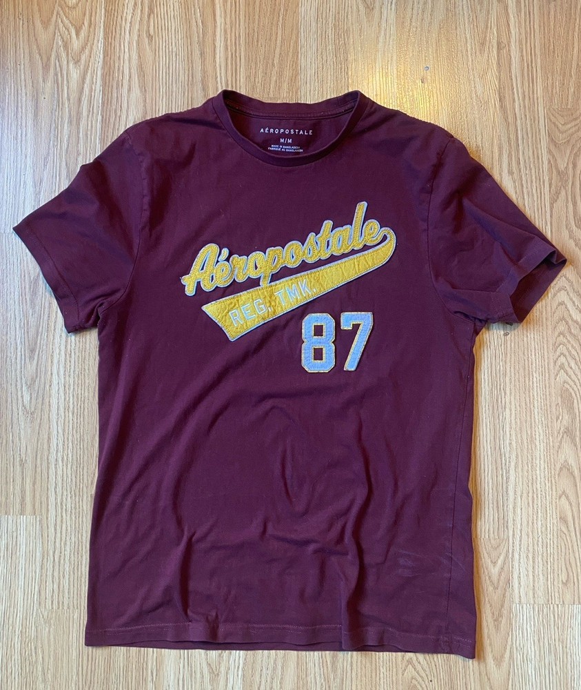 Y2K Aeropostale Burgandy Patched T Shirt Men’s Medium