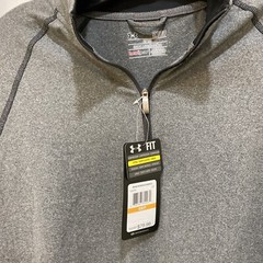 UNDER ARMOUR HEAT GEAR FITTED 1/4 ZIP,NWT,SZ. SMALL,GREY