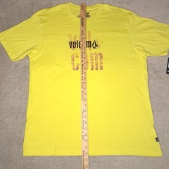 Y2K Volcom Stone Skateboard T-shirt Mens XL Slim Yellow Logo Spellout