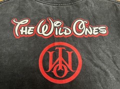 ✔️The Wild Ones Tatted Hand Middle Finger NEVER SURRENDER T-Shirt Sz Medium