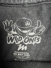 ✔️The Wild Ones Tatted Hand Middle Finger NEVER SURRENDER T-Shirt Sz Medium