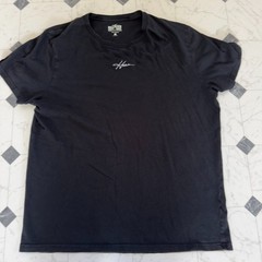 Hollister Must-Have Collection Men’s Black Embroidered Script Logo T-Shirt XL Co