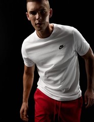 Nike Sportswear Club T-Shirt – White/Black – SM
